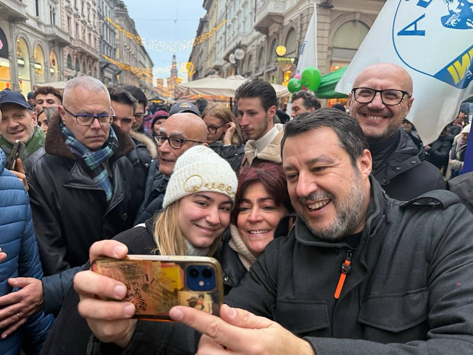 Salvini a Milano, dopo essere stato assolto e aver rivendicato per sè il Ministero dell'interno