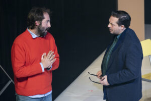 Francesco Alberici e Andrea Narsi in una scena dello spettacolo “Bidibibodibiboo” scritto da Alberici stesso (Fotografia Francesco De Capitani)