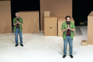 Una scena da “Bidibibodibiboo” di Francesco Alberici interprete dello spettacolo teatrale con Maria Ariis, Salvatore Aronica, Andrea Narsi, Daniele Turconi (Fotografia De Capitani)